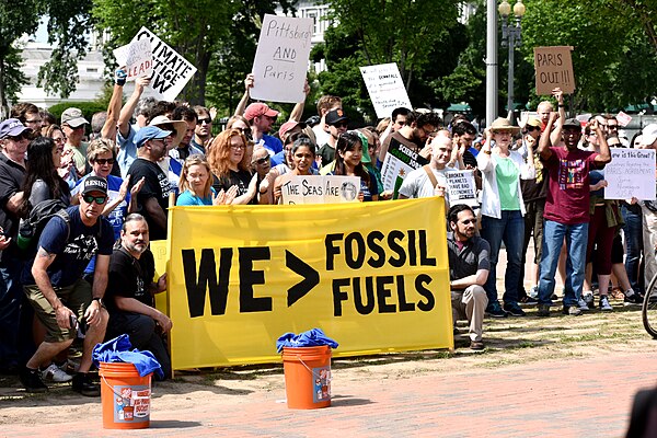 Counter-protesters at the Pittsburgh Not Paris Rally