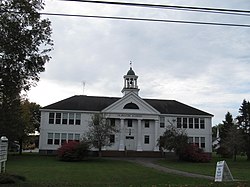 Budova Thomaston Academy, Thomaston, Maine.jpg