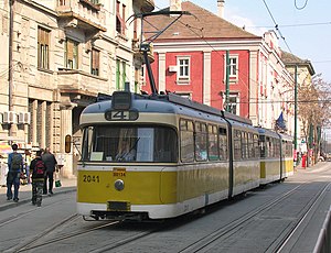 Antiguo tranvía de Múnich de la serie P 3.16 en la céntrica Piața Libertății.