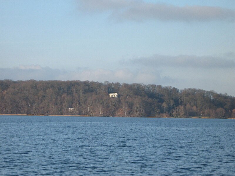 File:Tollensesee-Belvedere.jpg