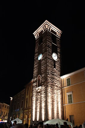 Torre civica dell'orologio Bagnacavallo.jpg