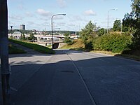 Torsviks backe med vy ner ner mot Lidingöbroarna. Den ursprungliga in- och utfartsleden på Lidingö. Foto: Augusti 2009.