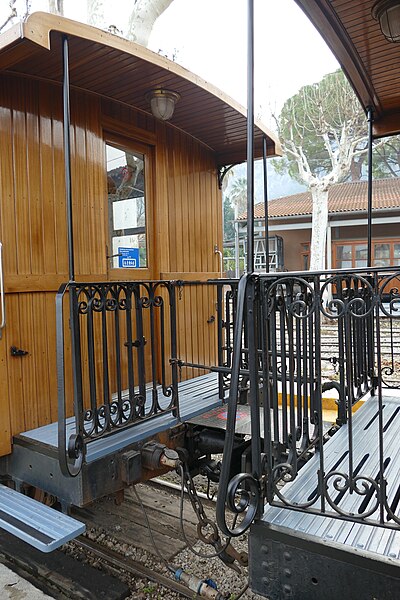 File:Train at the Sóller train station 03.jpg