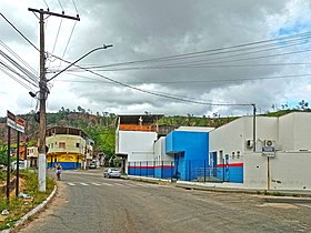 Trecho da Avenida Ana Moura no bairro Novo Tempo