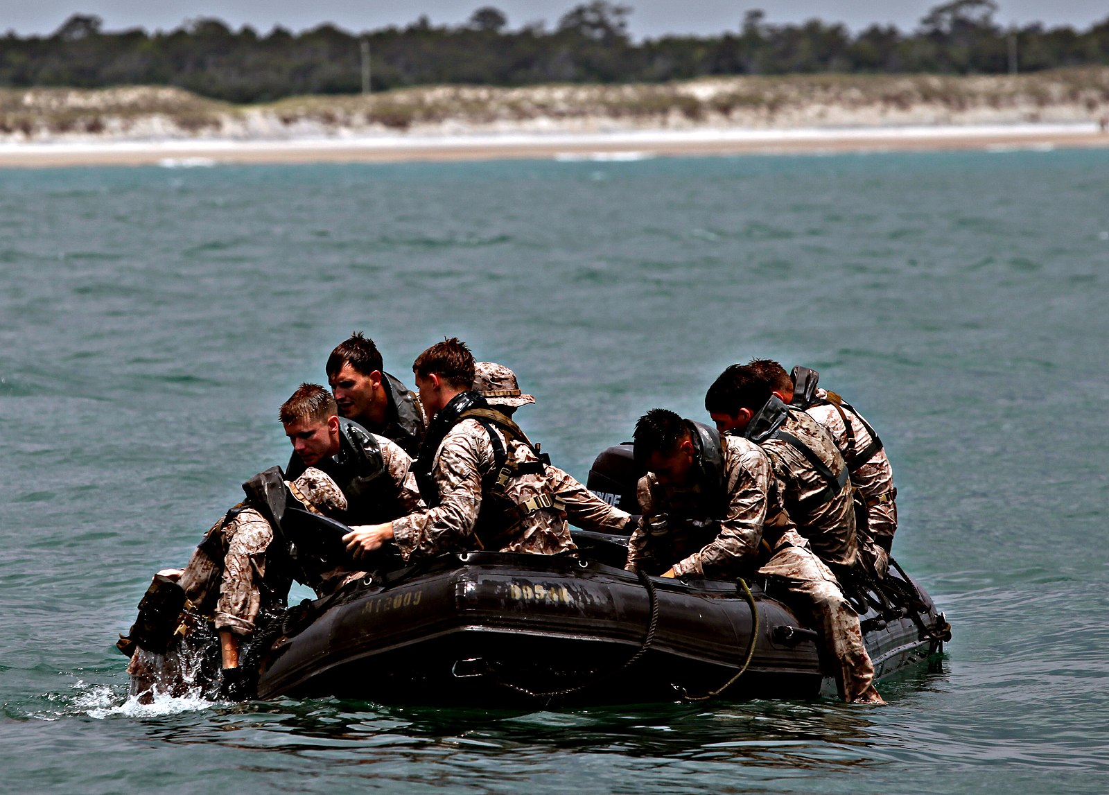 Морской пехотинец 2. USMC 2nd reconnaissance Battalion. Разведка морской пехоты США. Батальон морской пехоты США. 1 Разведывательный батальон морской пехоты США.