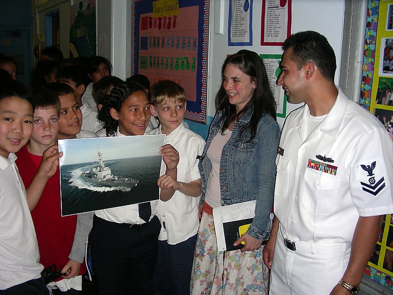 File:US Navy 070611-N-6897L-094 Nicole Coniglio and students from her 5th grade class at Public School 160 William T. Sampson Elementary hold up a picture of the Precommissioning Unit Sampson (DDG 102) for Gas Turbine Systems Techni.jpg