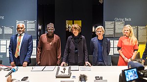 Rautenstrauch-Joest-Museum: Geschichte der Sammlungen, Ausstellungsobjekte (Auswahl), Bibliothek