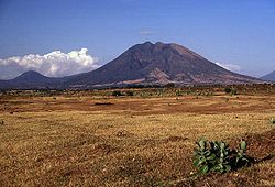 ウスルタン火山