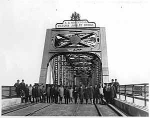 Montréal Pont Victoria: Historique, Circulation et accès, Administration