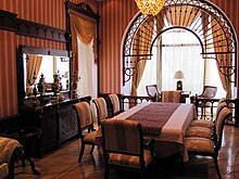 Villa Petrolea Dining room.jpg