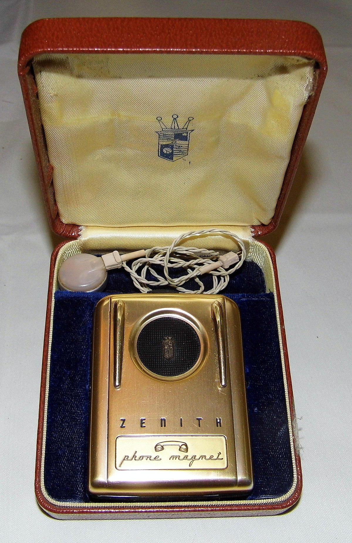 File:Vintage Zenith Royal Phone Magnet Vacuum Tube (Body) Hearing Aid, 