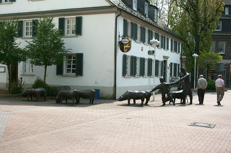 File:Werdohl - Schweinegruppe 03 ies.jpg