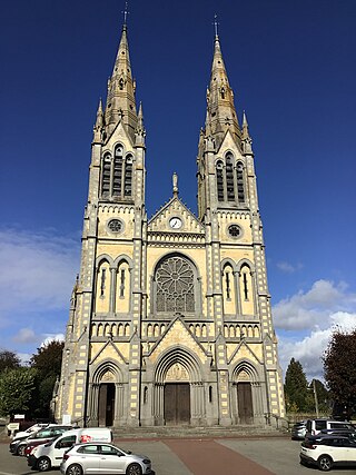 <span class="mw-page-title-main">Vimoutiers</span> Commune in Normandy, France