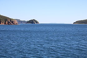 Вид на остров Малый (в центре)