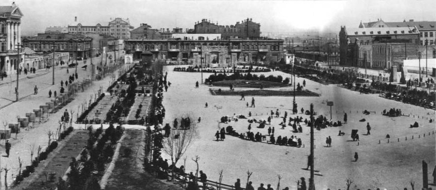 Piazza negli anni '30