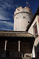 Kalenin içinden Augusto Kulesi'nin görünümü