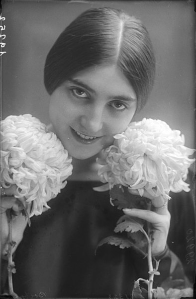 File:1924 Paola Borboni 01.jpg