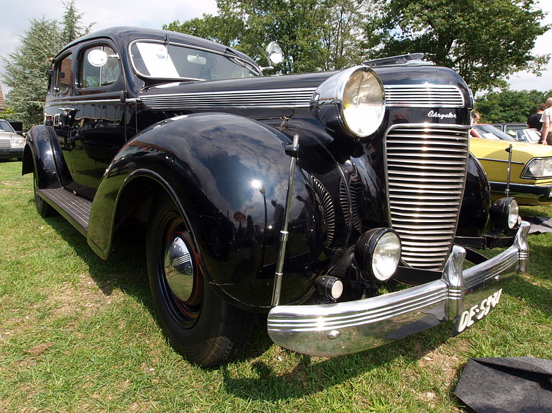 File:1937 Chrysler Imperial, Dutch licence registration DE-53-87 p6.JPG