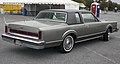 1980 Lincoln Continental Coupe, rear right (Hershey 2019).jpg