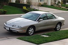 1997 yil Oldsmobile Aurora.jpg