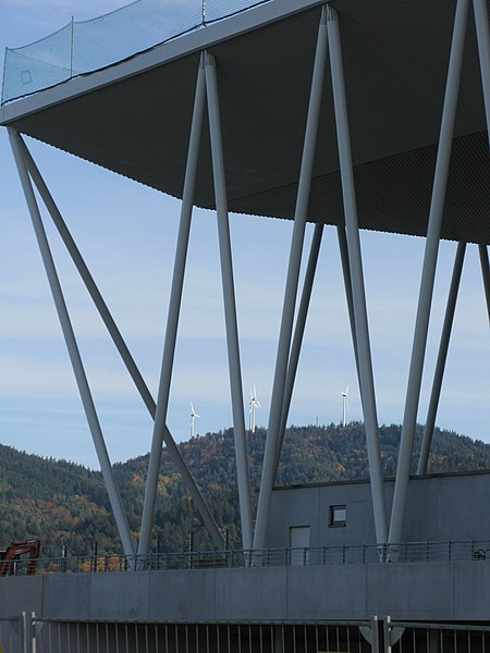 File:2020-10-25 Neubau eines Fußballstadions für den Sportclub Freiburg, im Hintergrund der Rosskopf.jpg