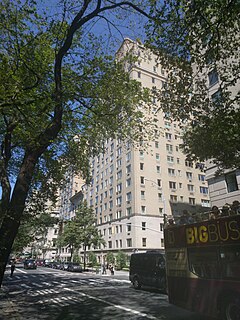 <span class="mw-page-title-main">930 Fifth Avenue</span> Residential skyscraper in Manhattan, New York