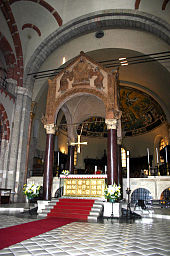 Ciborium over the altar of the Basilica of Sant'Ambrogio in Milan. Note curtain rods. 9663 - Milano - S. Ambrogio - Ciborio - Foto Giovanni Dall'Orto 25-Apr-2007.jpg