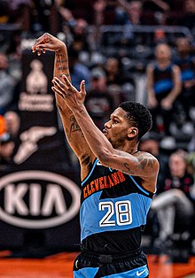 Alfonzo McKinnie (49166269721) (oříznutý) .jpg