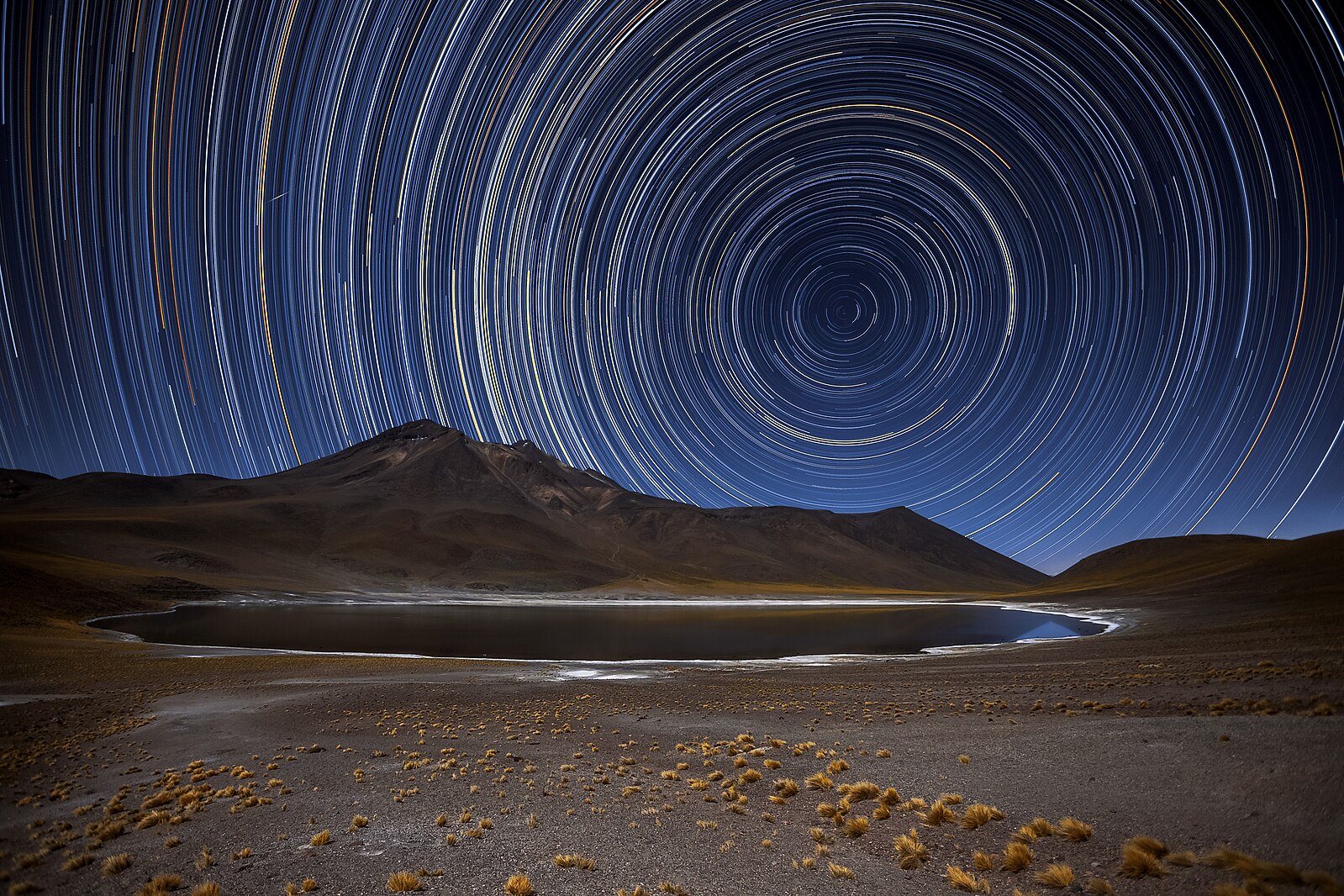 1599px-All_In_A_Spin_Star_trail.jpg