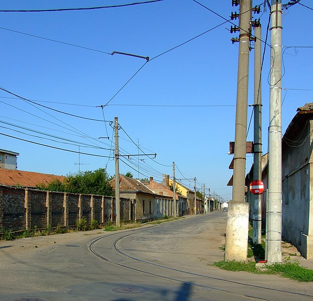 File:Arad, jednokolejná tramvajová trať.jpg