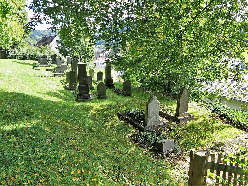 File:Attendorn, Jüdischer Friedhof.JPG