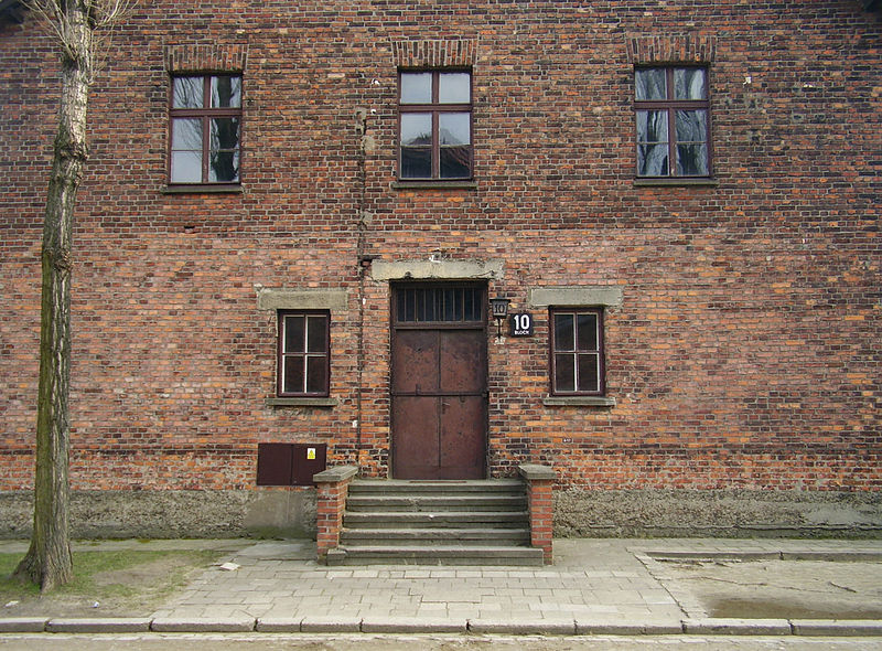 File:Auschwitz Mengele Block 10.jpg