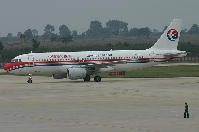 File:B-2372 Airbus A320 China Eastern (7368496228).jpg