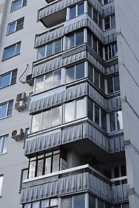 Балконы, облицованные узорчатыми панелями