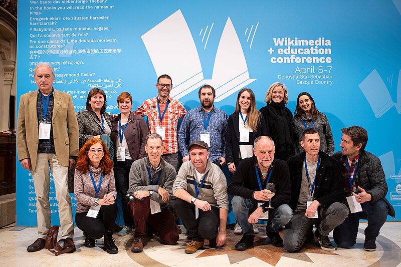 File:Basque Wikimedians with Katherine Maher - Euskal Wikilariak Katherine Maherrekin.jpg