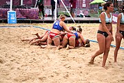 Deutsch: Beachhandball bei den Olympischen Jugendspielen 2018; Tag 5, 10. November 2018; Mädchen, Hauptrunde - Ungarn-Paraguay 2:0 English: Beach handball at the 2018 Summer Youth Olympics at 11 October 2018 – Girls Main Round – Hungary-Paraguay 2:0