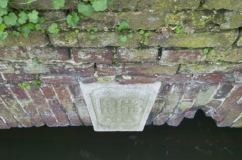 File:Borstwering, hardstenen jaartalsteen '1863' - Roermond - 20342328 - RCE.jpg