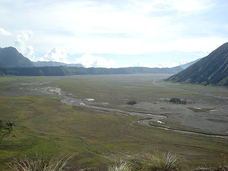 File:Bromo Tengger Semeru National Park Java 521.jpg