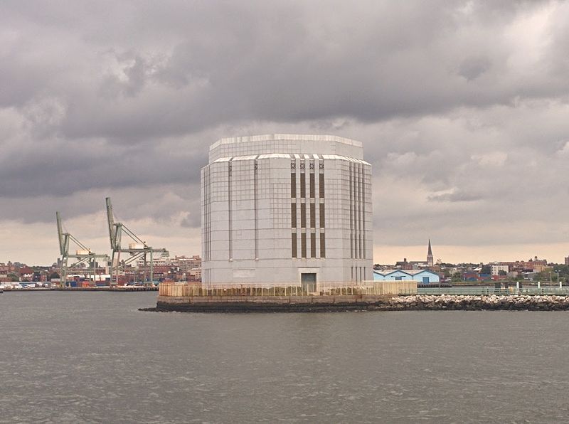 File:Brooklyn-Battery vent tower of Governors Island, New York City.jpg