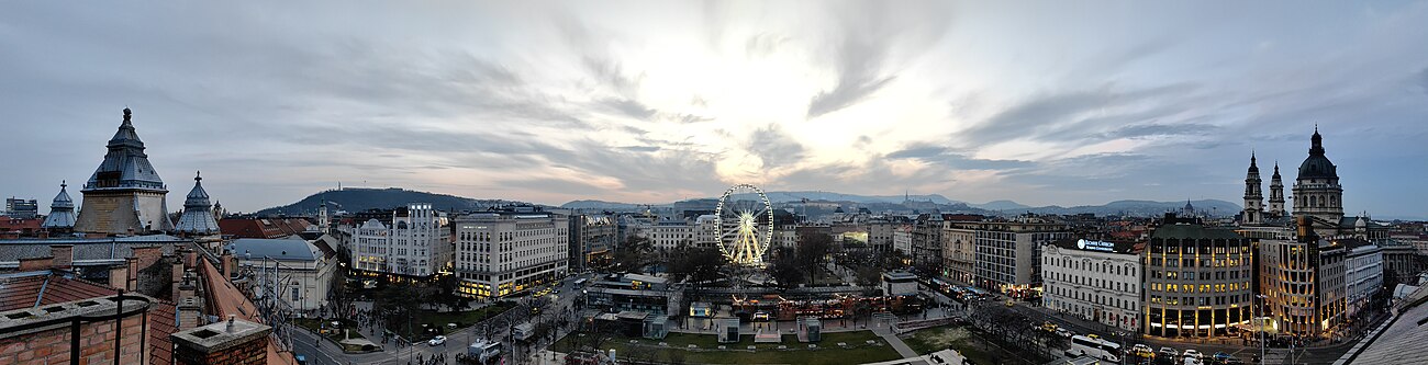 Panorámakép a Bajcsy-Zsilinszky úti egyik háztetőről nézve.