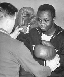 Bundesarchiv Bild 183-D0413-0091-002, Leipzig, DHfK, Boxtraining.jpg