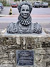 Bust of Elizabeth I, Charter Walk, Haslemere.jpg