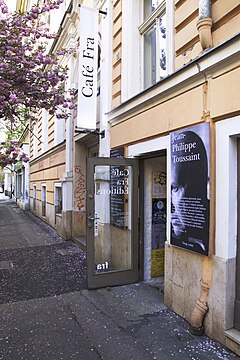 Knihkupectví a kavárna Café Fra v Praze 2, Šafaříkova 202/15