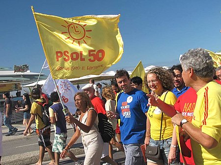 Caminhada na praia de Copacabana - PSOL (14611053534).jpg