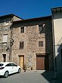 Casa a la plaça de Baix, 11 (Santa Pau)