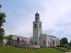 Christopher Wren designed Church of St Mary Aldermanbury, rebuilt at Westminster College, Missouri Churchwall.jpg