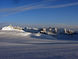 نمای میدان یخی کلمبیا. jpg