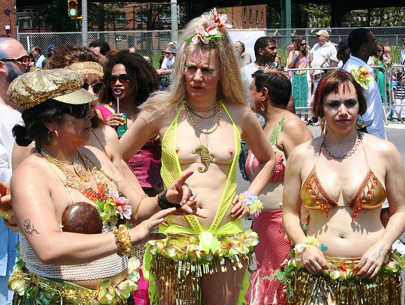 File:Coney Island Mermaid Parade 2008 009.jpg