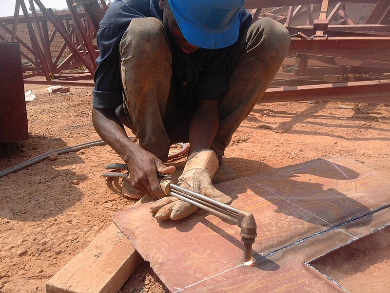 File:Congolese welder.jpg