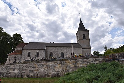 Vue latérale de l'église.